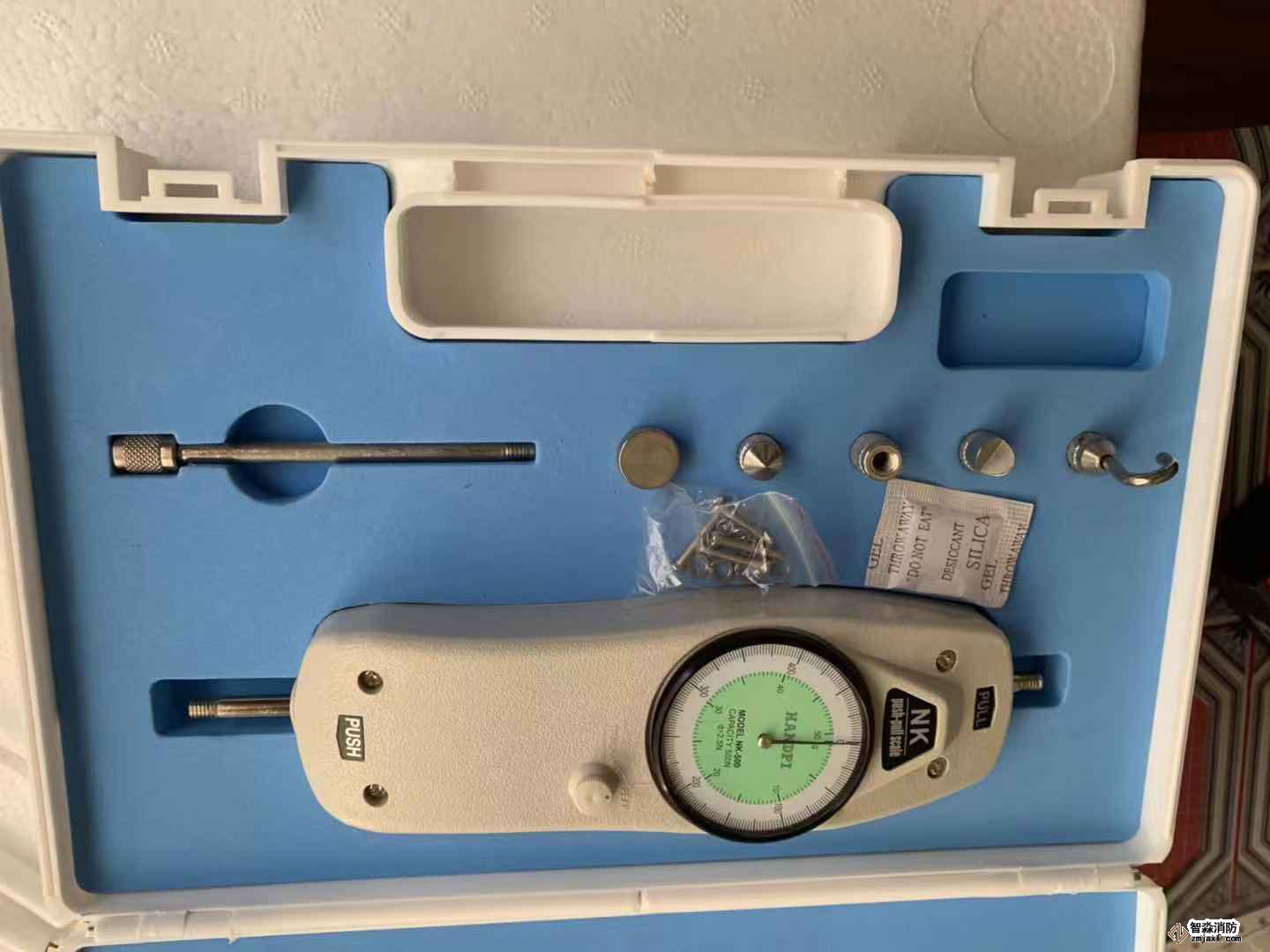 測力計50N～500N；精度：±0.5％　